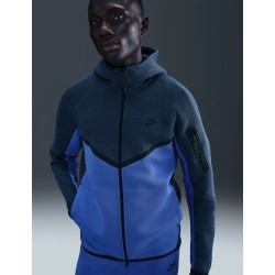 Nike Tech